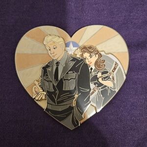 "Marvel Peggy & Steve Heart" Fantasy Pin